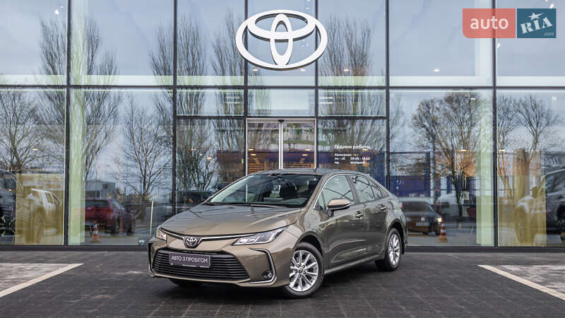 Седан Toyota Corolla 2022 в Днепре