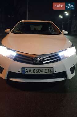 Седан Toyota Corolla 2014 в Киеве