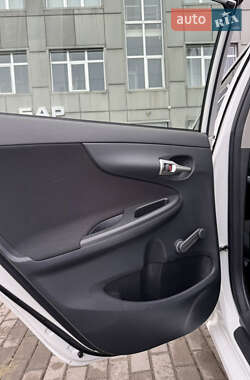 Седан Toyota Corolla 2012 в 