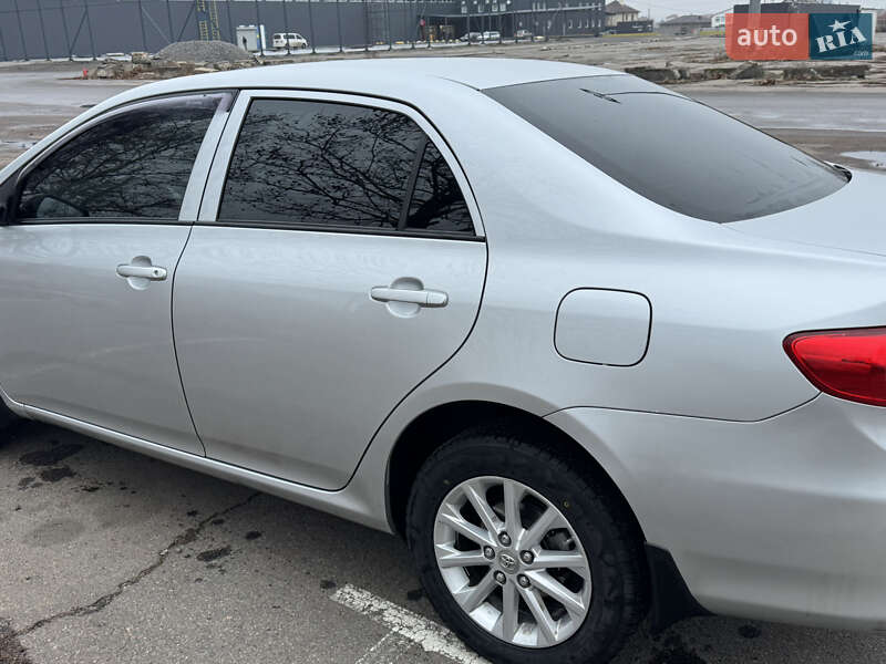 Седан Toyota Corolla 2011 в Николаеве