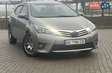 Седан Toyota Corolla 2013 в Луцке