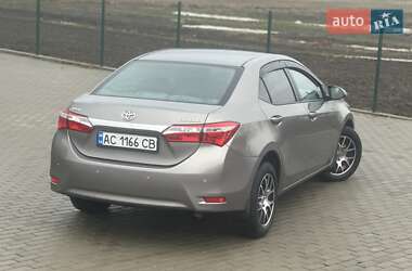 Седан Toyota Corolla 2013 в Луцке