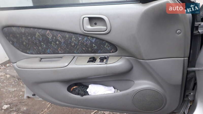 Седан Toyota Corolla 1998 в Дніпрі