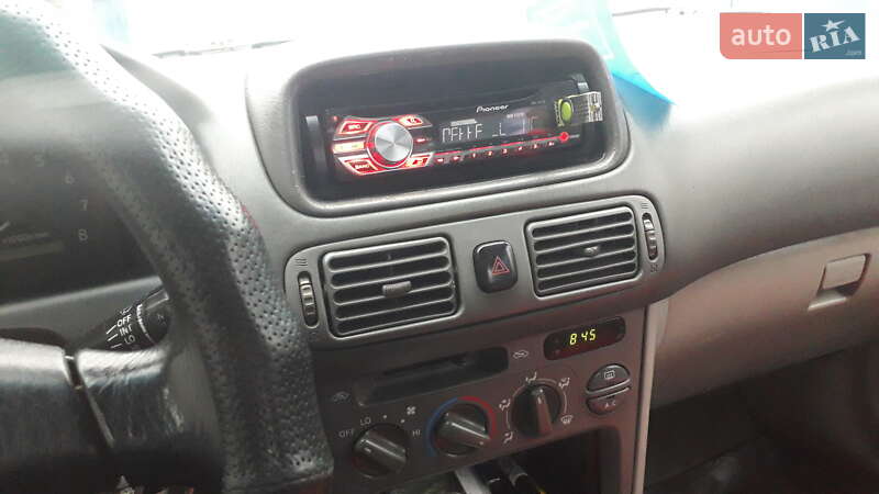 Седан Toyota Corolla 1998 в Дніпрі