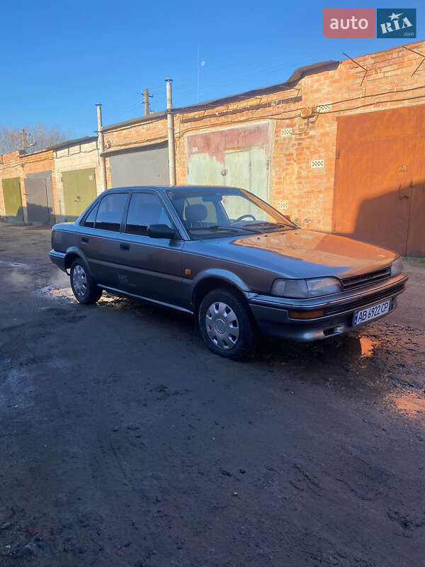 Седан Toyota Corolla 1988 в Вінниці