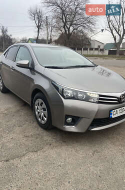 Седан Toyota Corolla 2014 в Черкасах