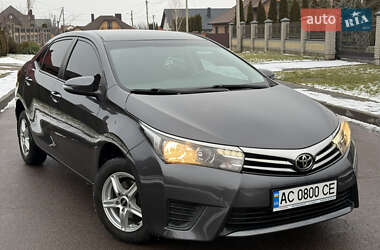 Седан Toyota Corolla 2014 в Луцьку