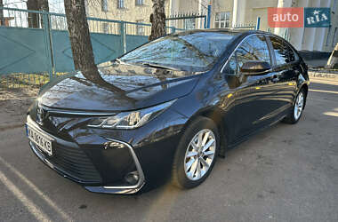 Седан Toyota Corolla 2019 в Прилуках