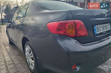 Седан Toyota Corolla 2010 в Тернополе