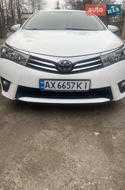 Седан Toyota Corolla 2013 в Харкові