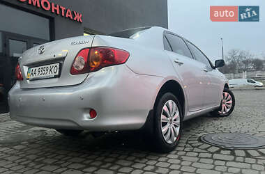 Седан Toyota Corolla 2008 в Львові