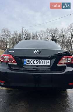 Седан Toyota Corolla 2010 в Володимирці