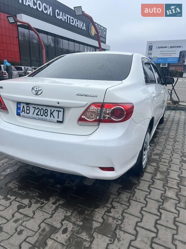 Седан Toyota Corolla 2011 в Виннице