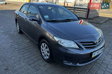 Седан Toyota Corolla 2011 в Ивано-Франковске