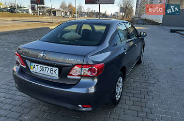 Седан Toyota Corolla 2011 в Ивано-Франковске