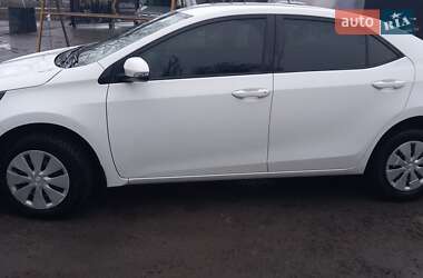 Седан Toyota Corolla 2014 в 