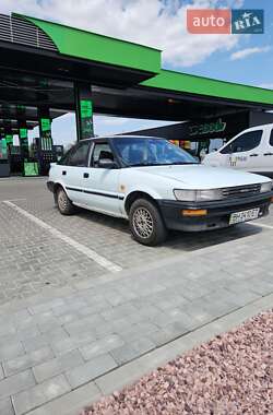 Ліфтбек Toyota Corolla 1988 в Старому Салтові