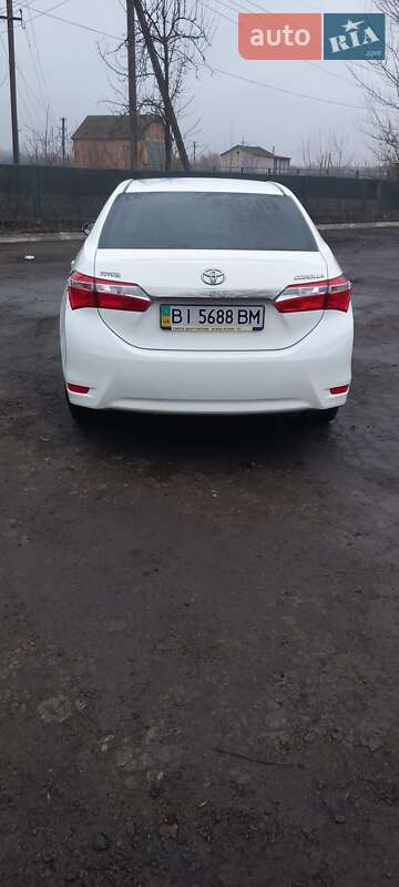 Седан Toyota Corolla 2014 в Полтаве