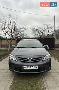 Седан Toyota Corolla 2013 в Киеве