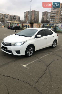 Седан Toyota Corolla 2014 в Киеве