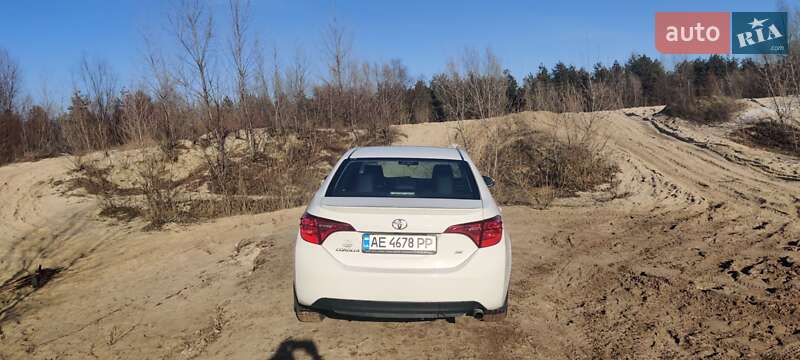 Седан Toyota Corolla 2016 в Дніпрі