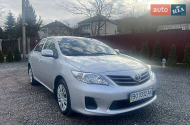 Седан Toyota Corolla 2011 в Кременце