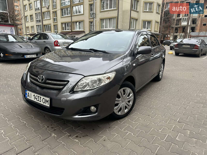 Седан Toyota Corolla 2008 в Києві