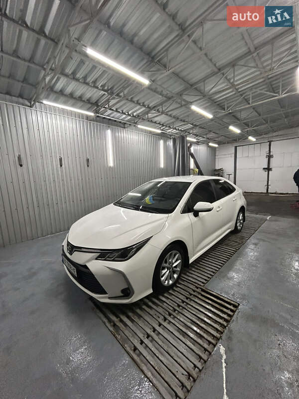 Седан Toyota Corolla 2019 в Харкові