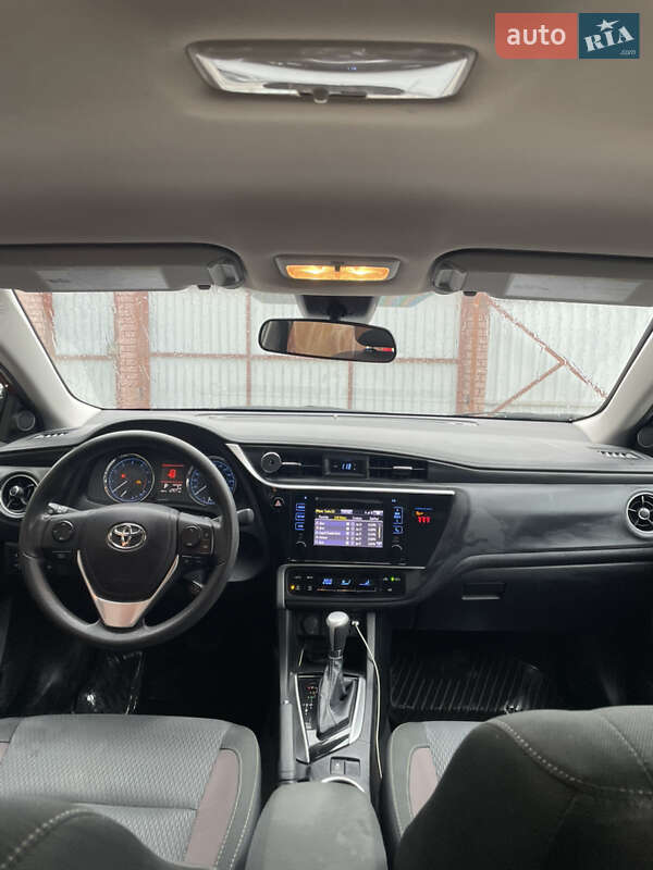 Седан Toyota Corolla 2018 в Киеве