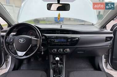 Седан Toyota Corolla 2014 в 