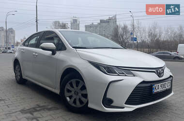 Седан Toyota Corolla 2020 в Києві