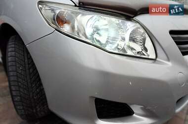 Седан Toyota Corolla 2009 в Киеве