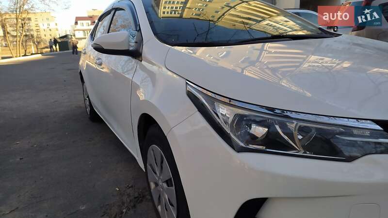 Седан Toyota Corolla 2018 в Белгороде-Днестровском