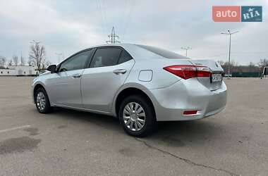 Седан Toyota Corolla 2013 в Киеве