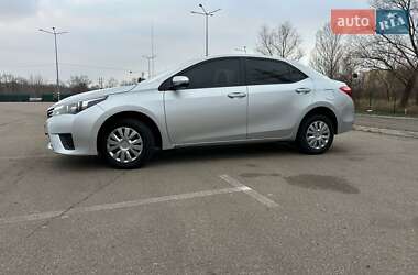 Седан Toyota Corolla 2013 в Киеве