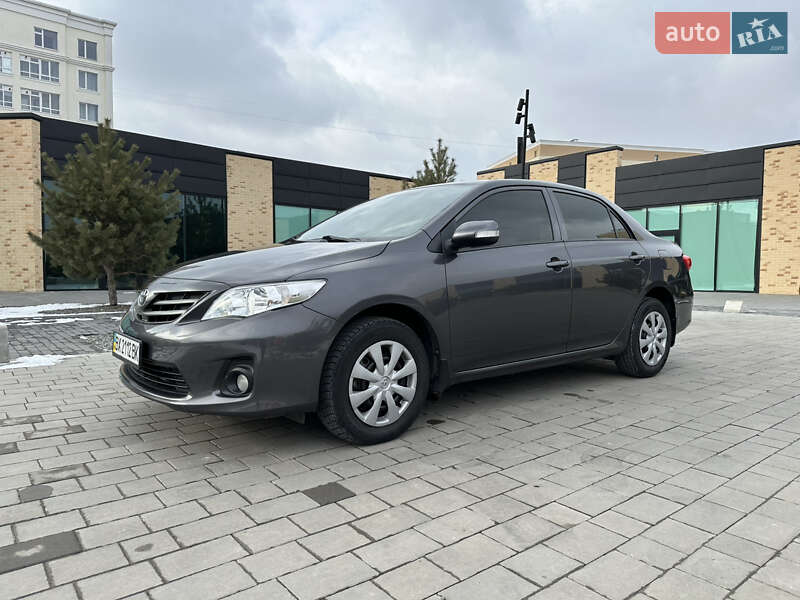 Седан Toyota Corolla 2011 в 