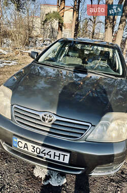 Седан Toyota Corolla 2004 в Києві