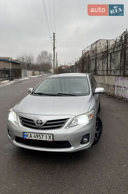 Седан Toyota Corolla 2010 в Києві