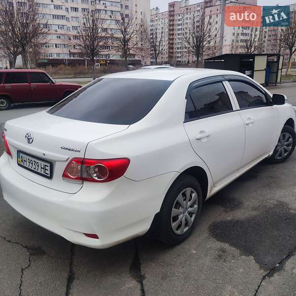 Седан Toyota Corolla 2010 в Києві