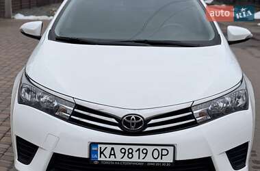 Седан Toyota Corolla 2016 в Киеве