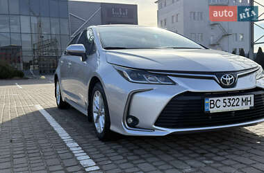 Седан Toyota Corolla 2020 в Львове