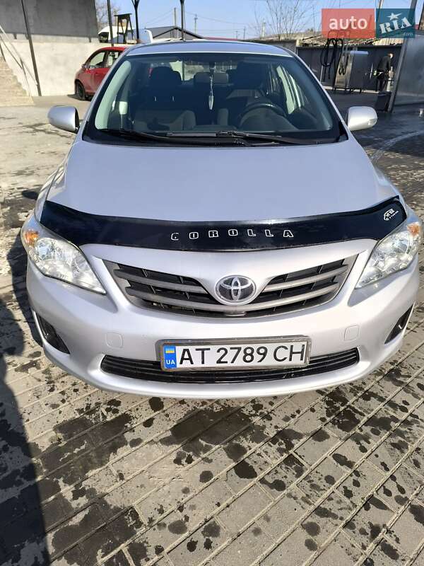 Седан Toyota Corolla 2012 в Луцке