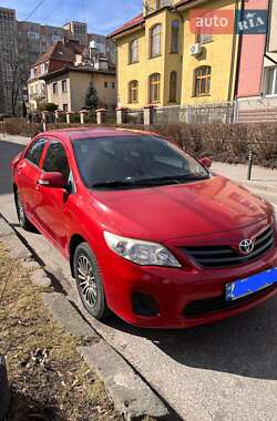 Седан Toyota Corolla 2012 в Киеве