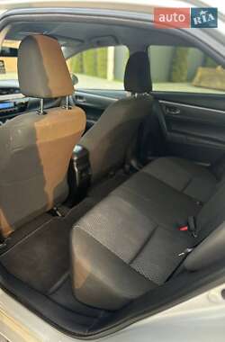 Седан Toyota Corolla 2014 в 