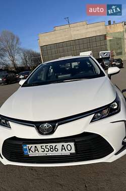 Седан Toyota Corolla 2020 в Киеве