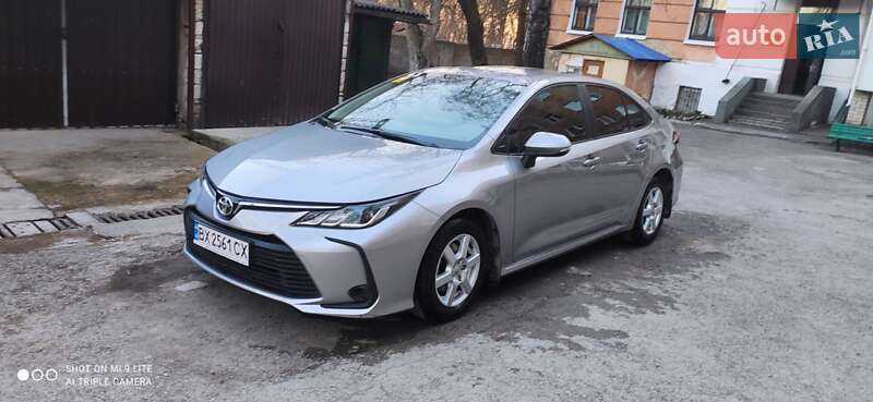 Седан Toyota Corolla 2019 в Кам'янець-Подільському