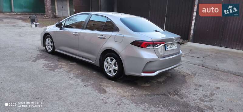Седан Toyota Corolla 2019 в Кам'янець-Подільському