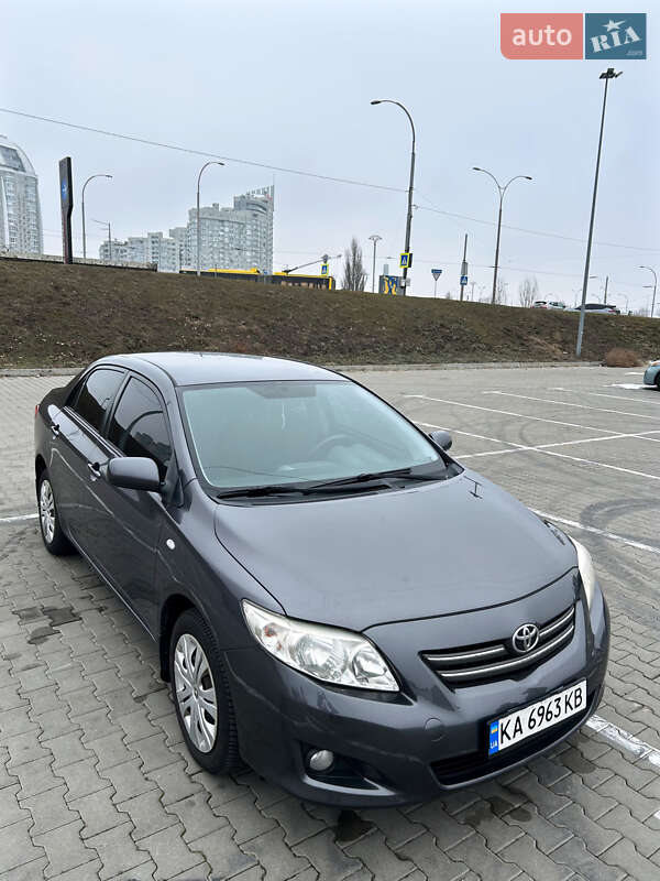 Седан Toyota Corolla 2008 в Києві
