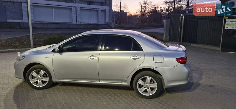 Седан Toyota Corolla 2007 в Дніпрі