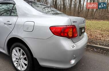 Седан Toyota Corolla 2009 в Киеве